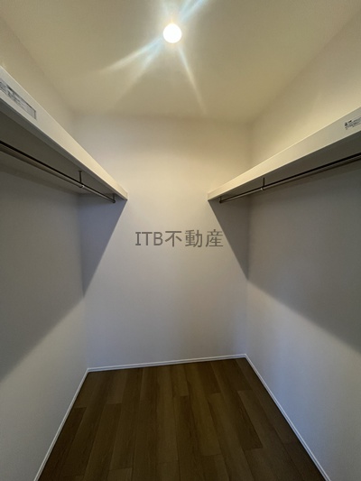 収納　ウォークインクローゼット