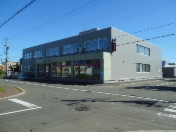 郵便局　栗山郵便局（郵便局）まで850m