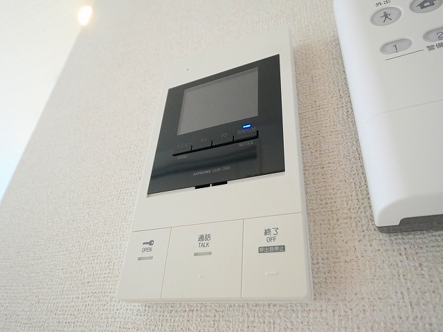 建物外観　通気口