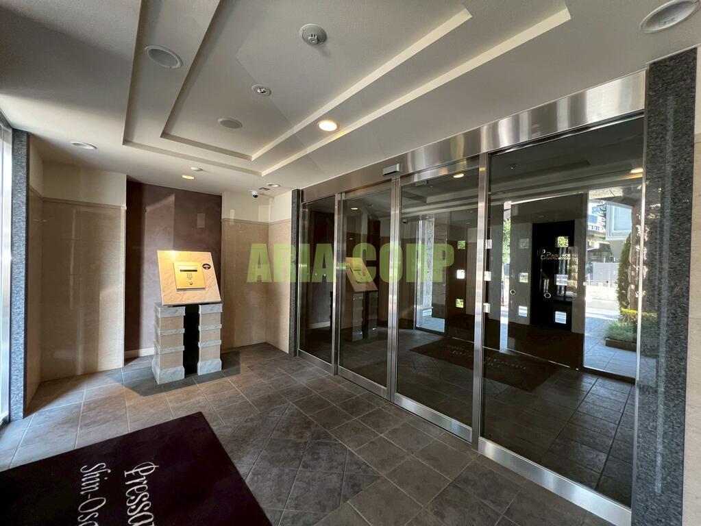 その他　安心のオートロック付きのエントランス♪