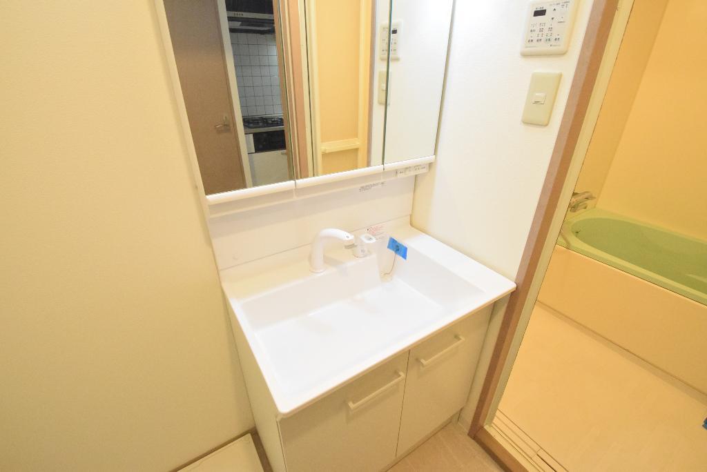 洗面設備　洗髪洗面化粧台