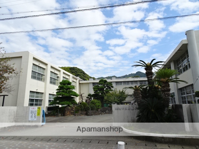 小学校　岡部小学校（小学校）まで1685m