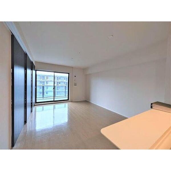 居室・リビング　※別号室の参考写真、現況優先※