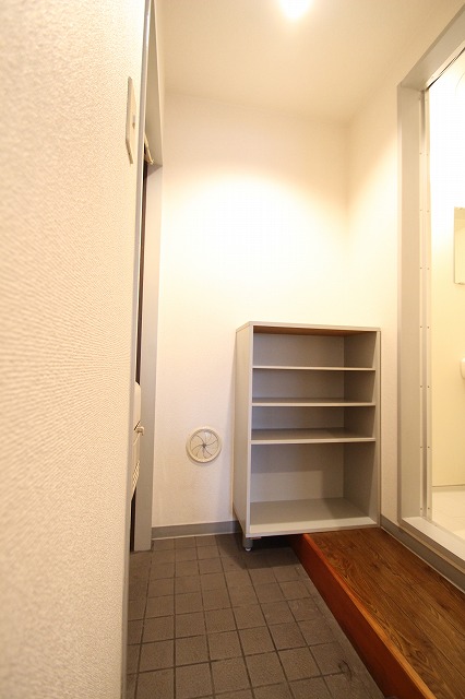 収納　同物件別号室の写真です。