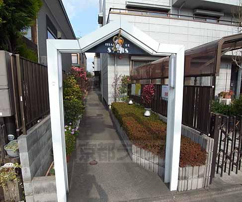 エントランス　入り口がかわいらしいでしょ