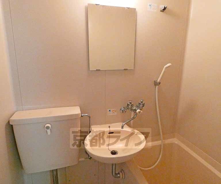 洗面設備　洗面台になります。