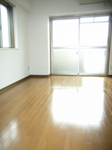 居室・リビング　別号室の写真です