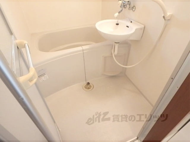 バス・シャワールーム　バス