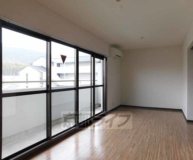 居室・リビング　開放感のあるお部屋です