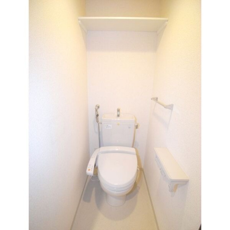 トイレ　ウォシュレット付きで快適な環境です♪