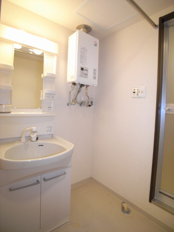 洗面設備　シャンプードレッサーで便利です♪