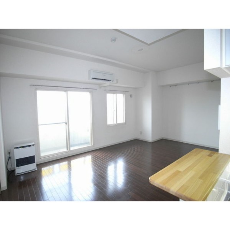 その他設備　エアコン、灯油ストーブ付きです！