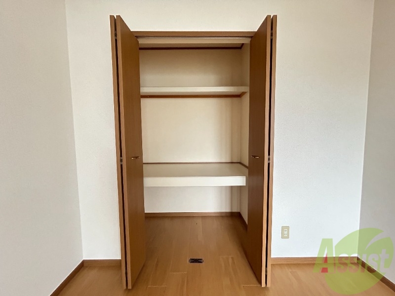 収納　洋室のクローゼット。広さは十分そうです。