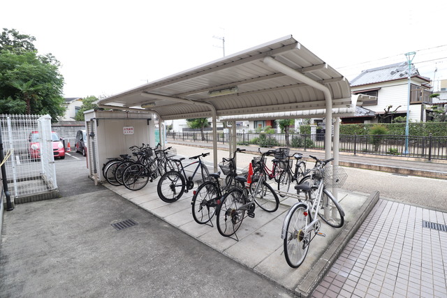 その他共有部分　屋根付き駐輪場