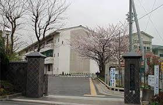 中学校　蕨市立北小学校（中学校）まで86m