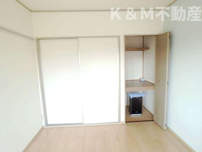 居室・リビング　こちらの居間で趣味の時間をお楽しみください