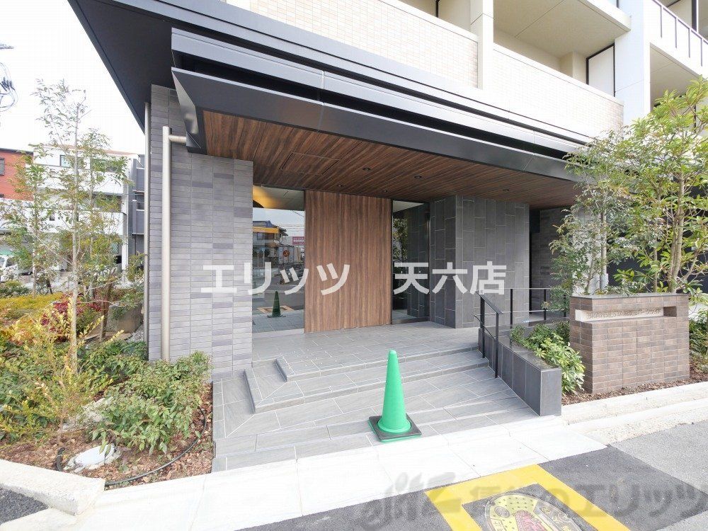 エントランス　エントランス