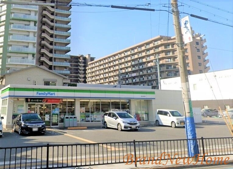 コンビニ　ファミリーマート堺津久野町店（コンビニ）まで374m