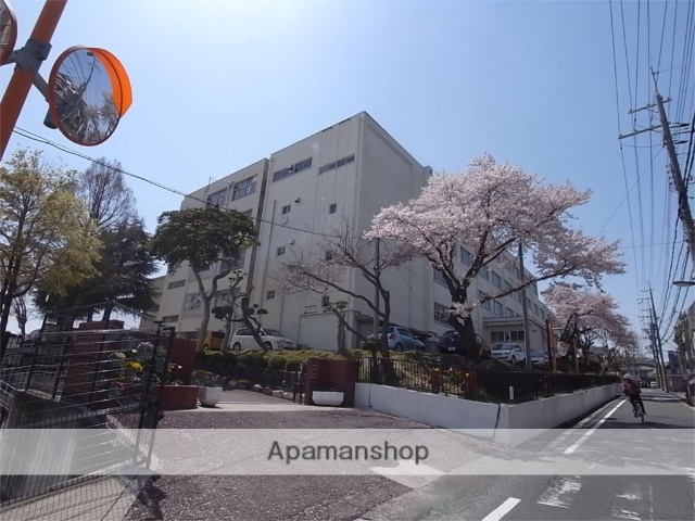 中学校　奈良市立伏見中学校（中学校）まで950m