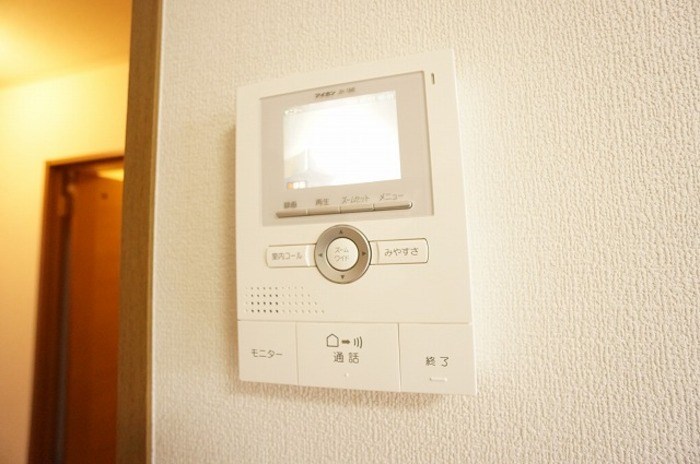 セキュリティ　来客確認ができるモニター付きインターホン！