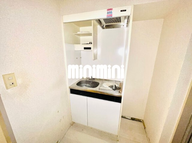 キッチン　キッチン周りも広々としております