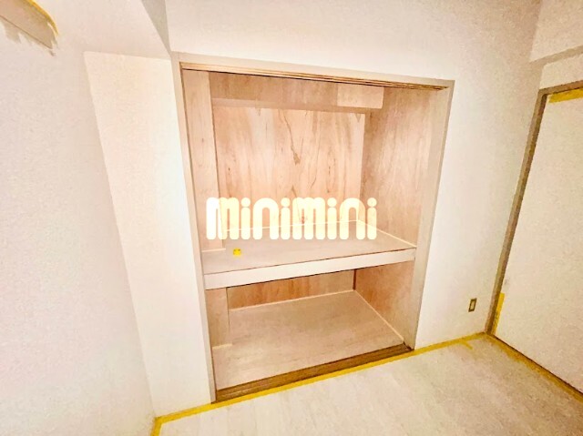 収納　棚数豊富な下駄箱です