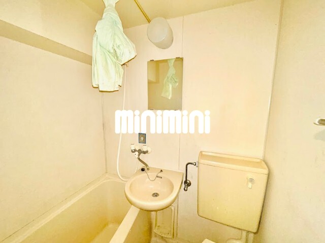 洗面設備　ユニットバスの洗面台