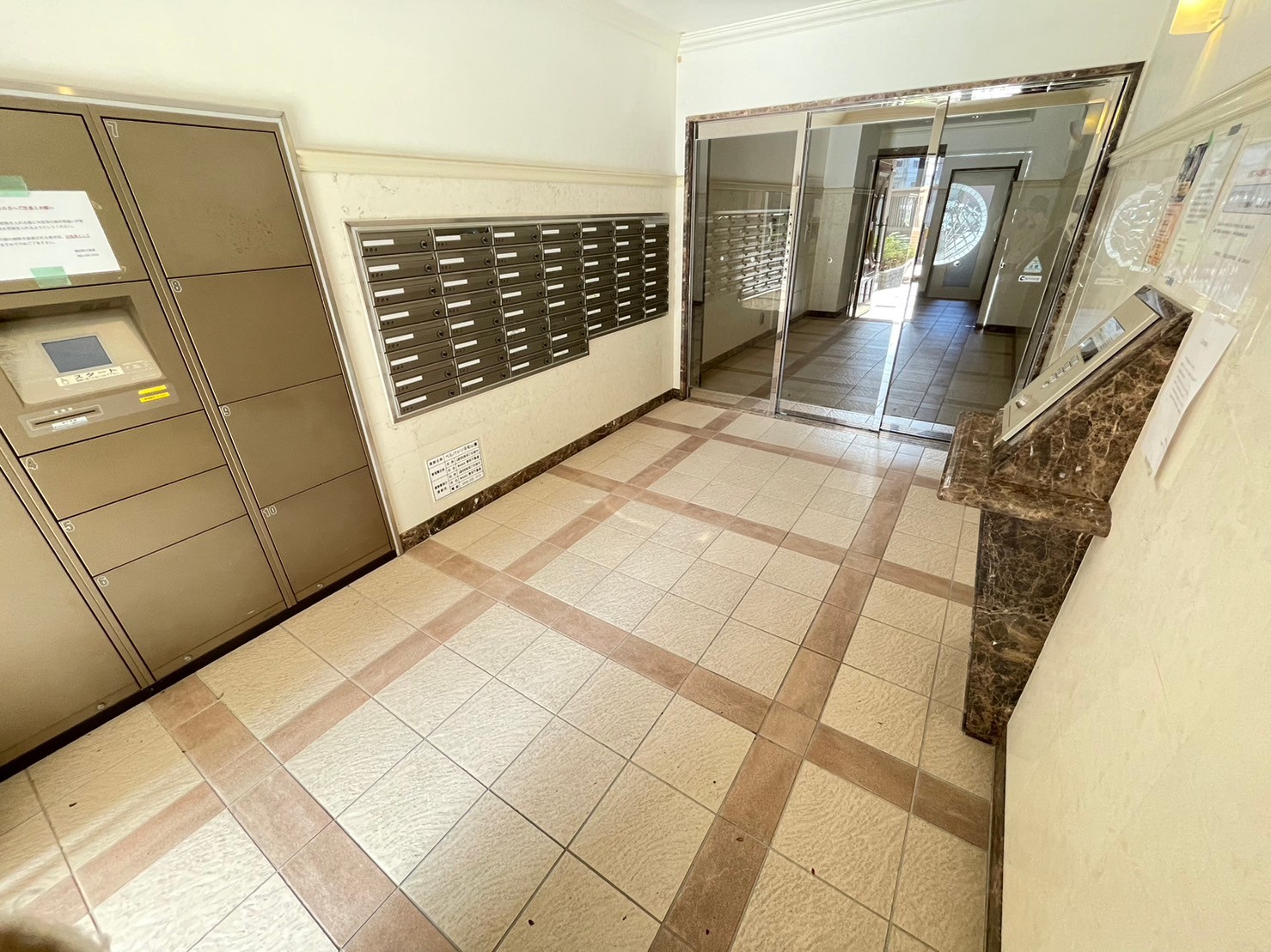 その他共有部分　オシャレなエントランスです。