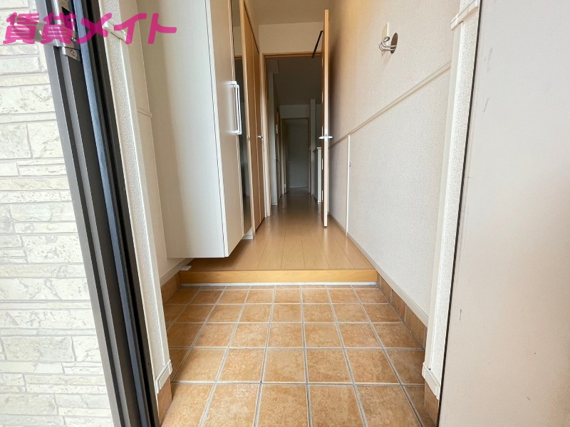 玄関　反転タイプ参考写真