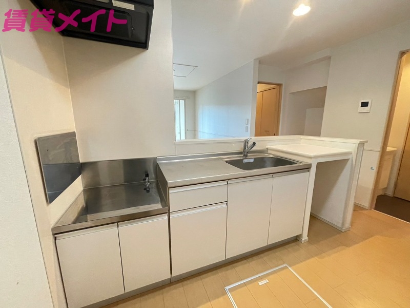 キッチン　反転タイプ参考写真