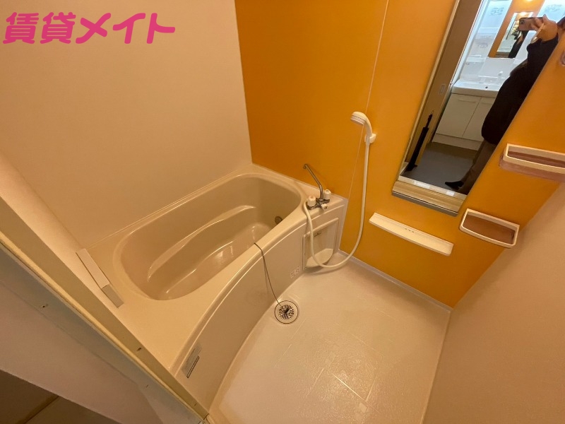 バス・シャワールーム　反転タイプ参考写真