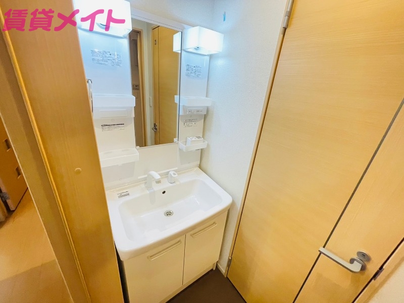 洗面設備　反転タイプ参考写真