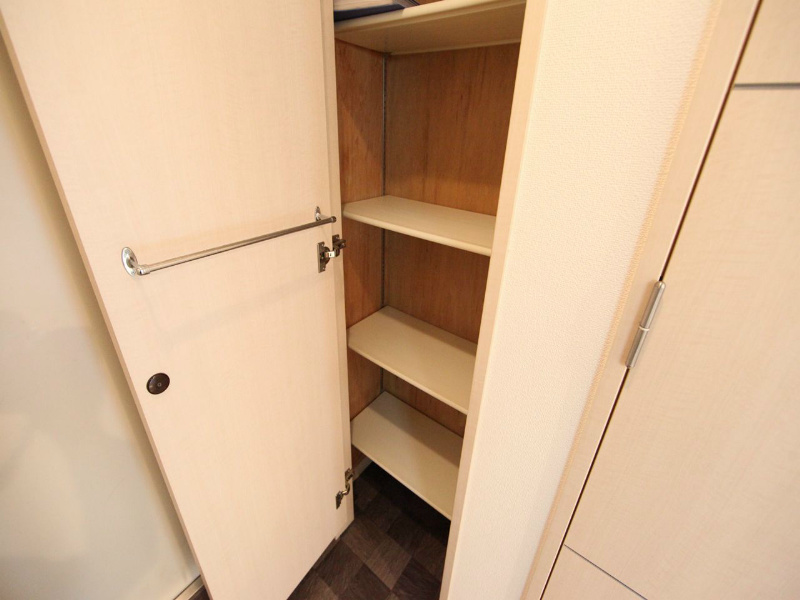 玄関　玄関　シューズボックス