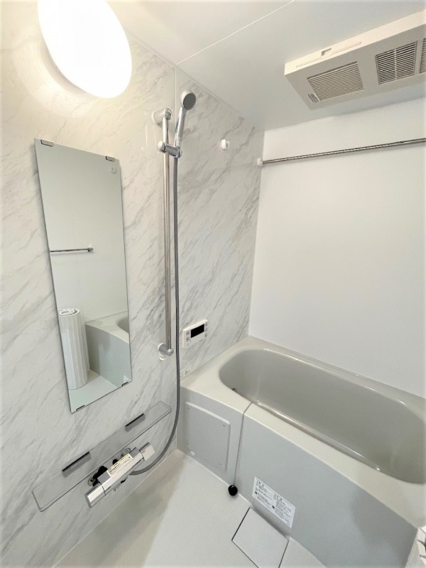 バス・シャワールーム　※写真は101のもの