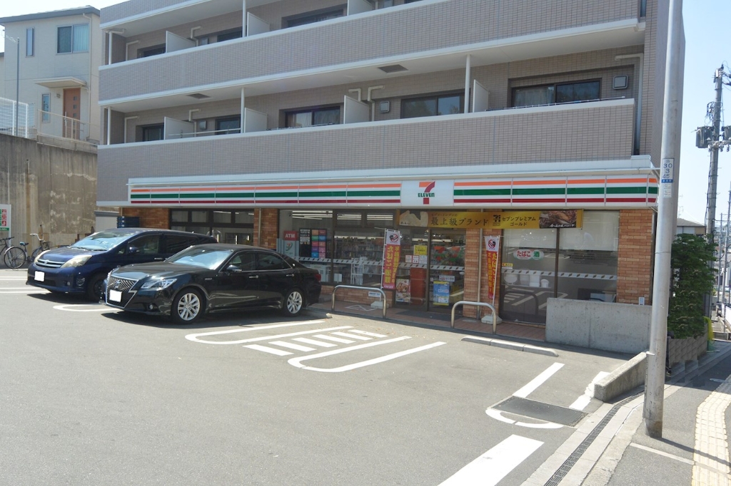 コンビニ　セブンイレブン 枚方東中振2丁目店（コンビニ）まで668m
