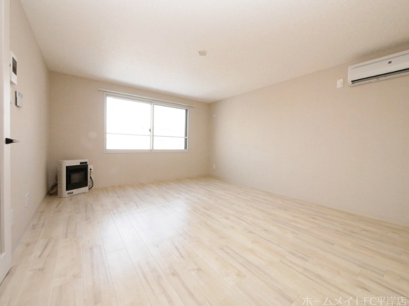 居室・リビング　エアコン付きで夏も快適♪