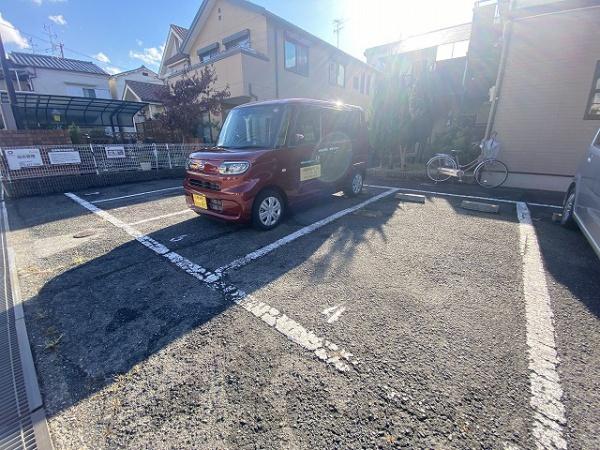駐車場　敷地内駐車場！