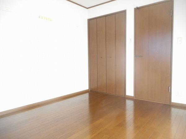 居室・リビング　フローリング！