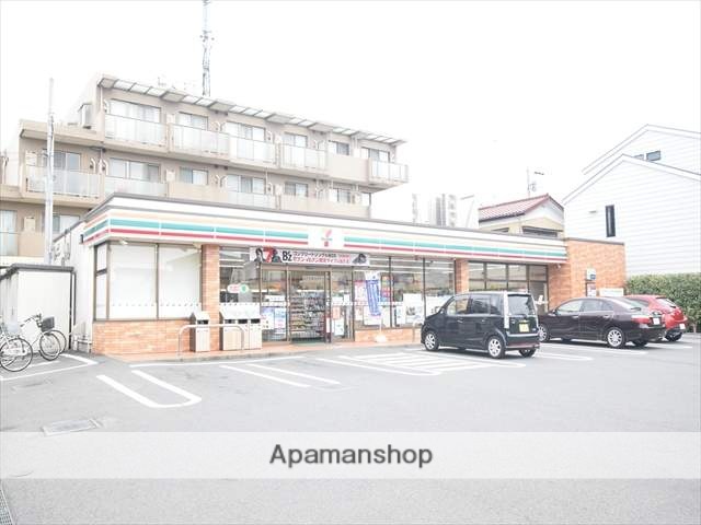 コンビニ　セブンイレブン（コンビニ）まで747m