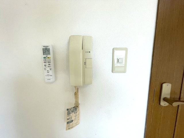 セキュリティ　イメージとして同マンション他部屋を表示しています