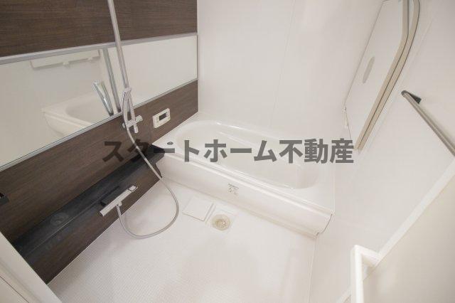 バス・シャワールーム　ゆったり過ごせるお風呂です