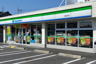 コンビニ　ファミリーマート　湖南岩根店（コンビニ）まで500m