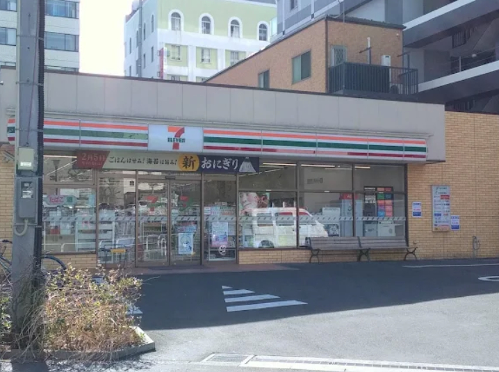 コンビニ　セブンイレブン大井町駅前中央通り店（コンビニ）まで86m