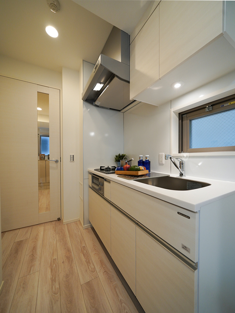 キッチン　※写真は同タイプ住戸です。