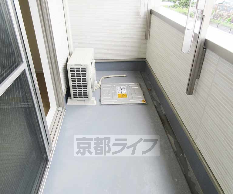 バルコニー　バルコニー広々