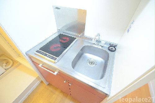 キッチン　設備・仕様は号室により異なる為、現況を優先致します。