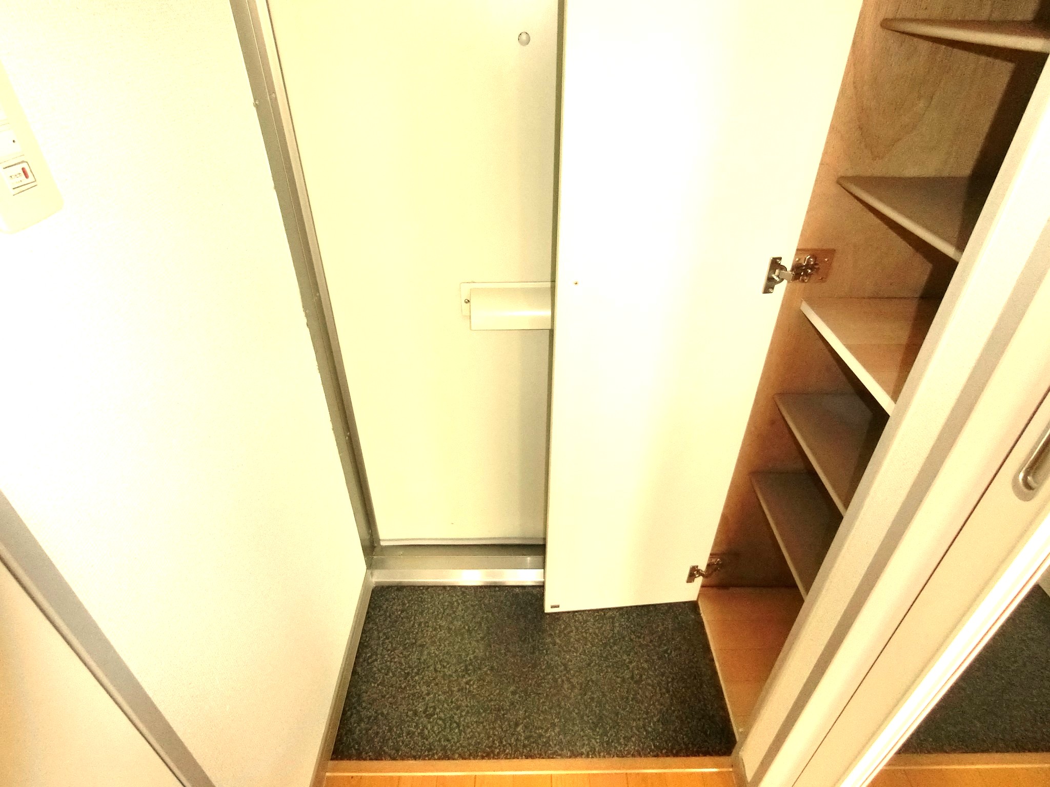 玄関　シューズボックスを完備です☆