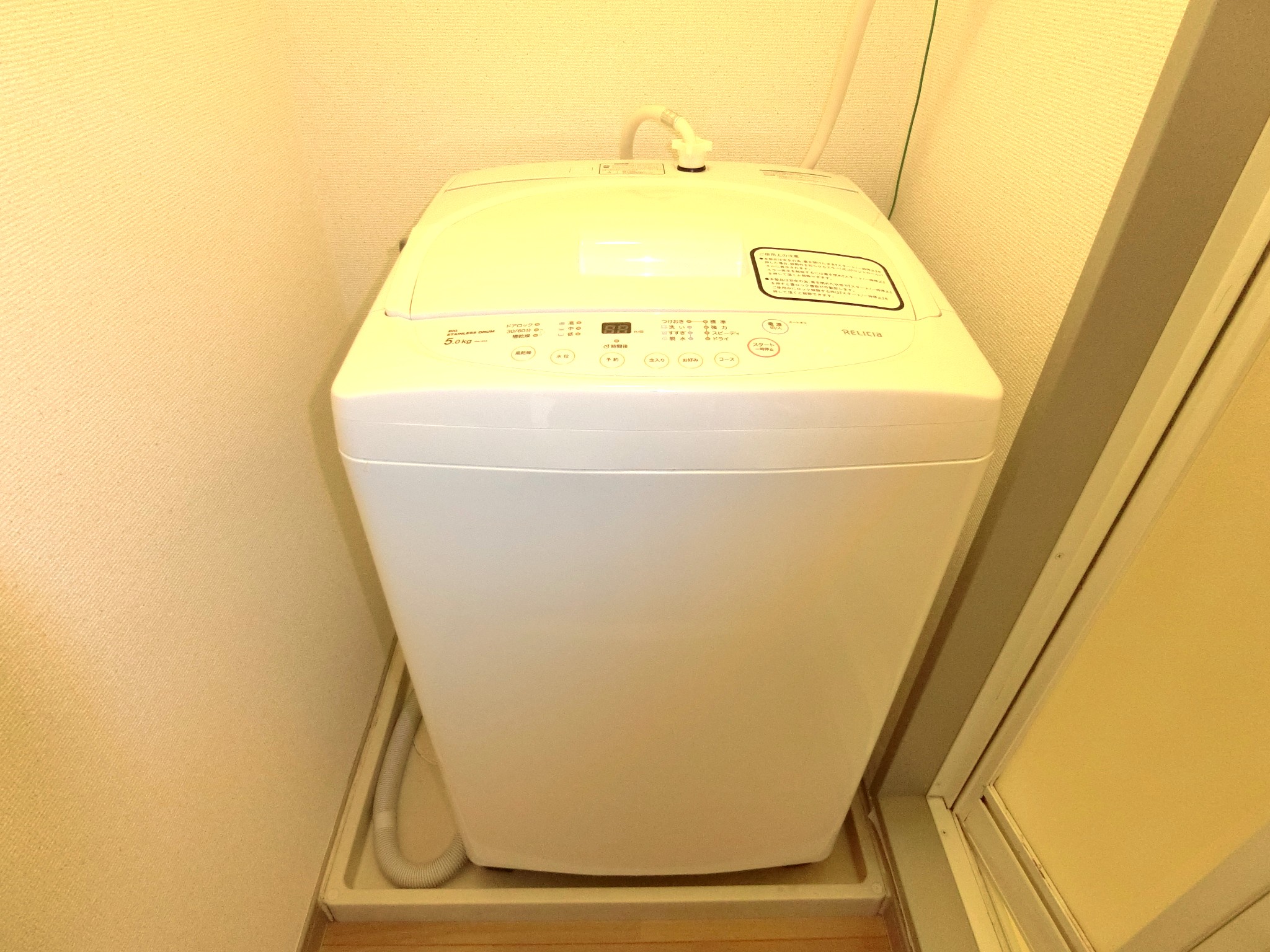 洗面設備　室内に洗濯機を備え付けです☆