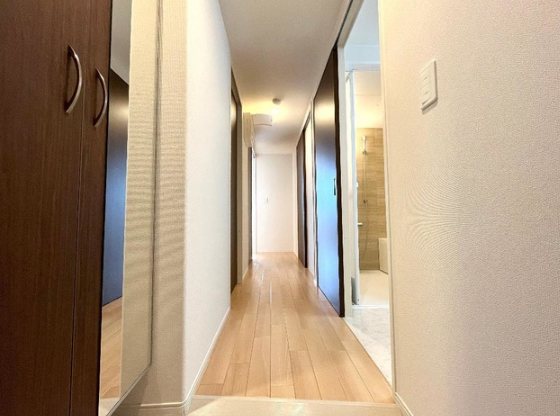 玄関　※建築中のため参考写真