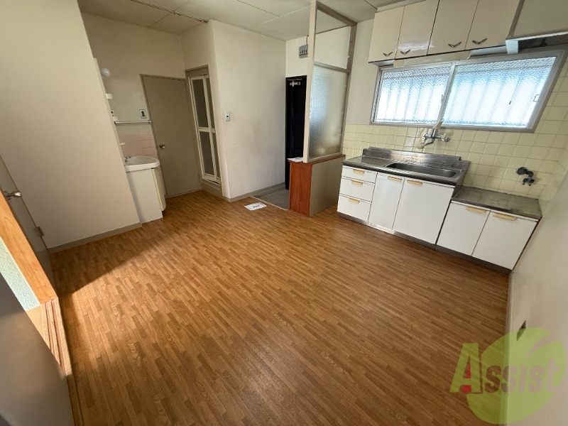 居室・リビング　．